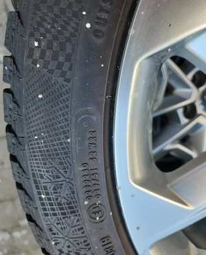 Continental Winterreifen auf Audi Felgen Bild 6