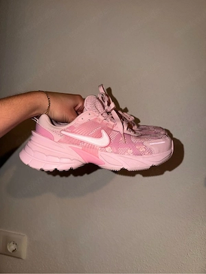 Nike V2K Run Pink Foam Special Edition