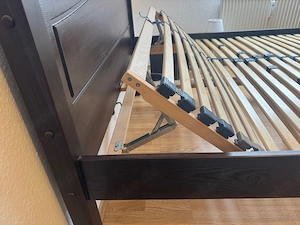 Massivholz Bett 140x200 cm mit Lattenrost - 90   VB