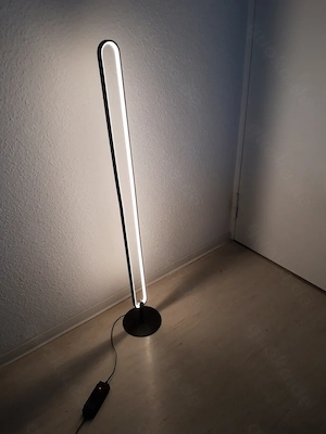 Schöne Lampe im guten Zustand - Helligkeitsregler & 128cm hoch