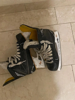 Schlittschuhe Größe 39