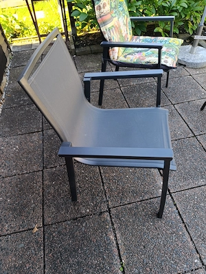 Gartenstühle mit Tisch