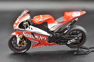 1:12 Tamiya Masterwork Yamaha YZR-M1 Moto GP 2004