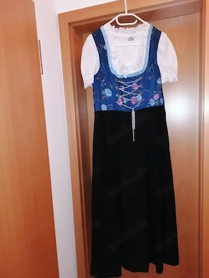 Schönes Wiesendirndl