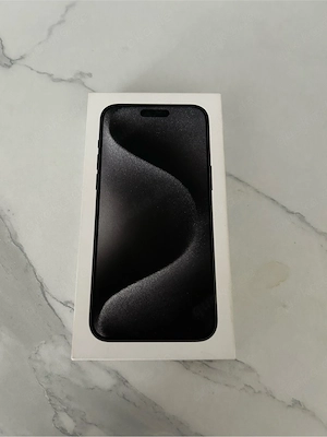 iPhone 15 Pro Max black Titan 256GB