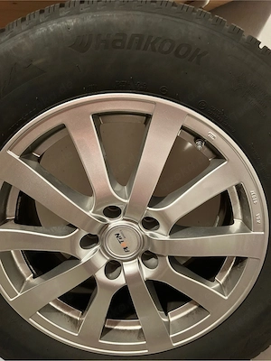 Audi Q5 40 TDI quattro S line mit WR auf Alufelfgen Bild 9