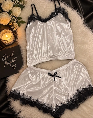 Getragenes Satin-Set   Weiß Schwarz   individuelle Wünsche möglich