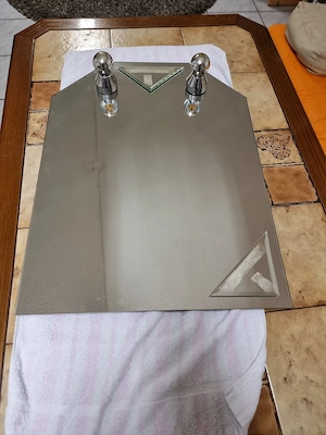 Badezimmerspiegel mit Beleuchtung