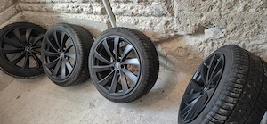 255 40 R20 Winterkompletträder für Tesla Model Y 3