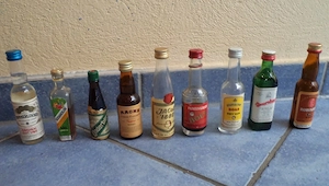 Diverse Miniatur-   Mini - Sammelflaschen 70er und 80er Jahre, sehr bekannte Marken, ca.50 Flaschen