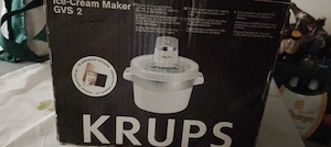 Bei dem abgebildeten Produkt hand Eismaschine Krups Ice-Cream Maker GVS 2 