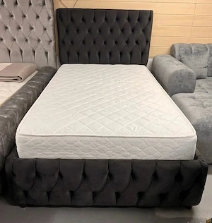 Brandneues Bett mit Matratze (140 x 200 cm) Kostenlose Lieferung