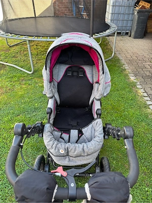 Kinderwagen mit Buggy