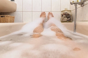Bei welcher Frau darf ich(56) baden