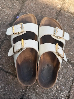 durchgetragene sommer pantoletten