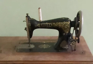 Alte Nähmaschine zu verkaufen