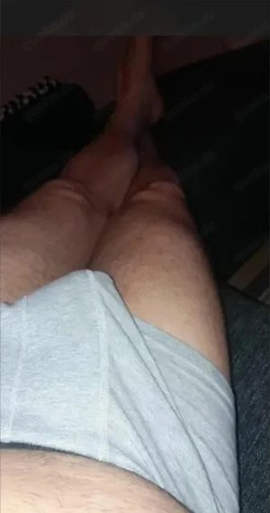 Suche Frau die ihre Brüste anfassen lässt!!!