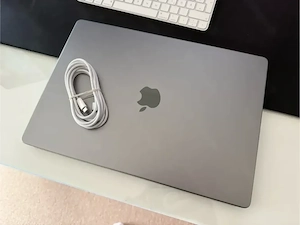 MacBook Pro M1 Max, 16 Zoll, 32 Core, 32GB Ram, 1 Tb SSD