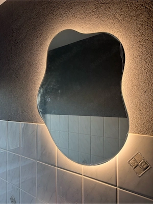 Badezimmerspiegel beleichtet LED 
