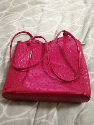 Roter Rucksack zum Verkauf 
