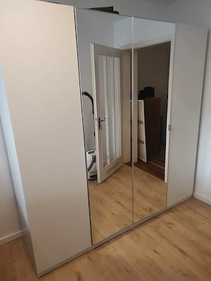 Spiegelschrank vier Türen