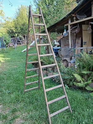 große alte Holzleiter, Stehleiter, Vintage