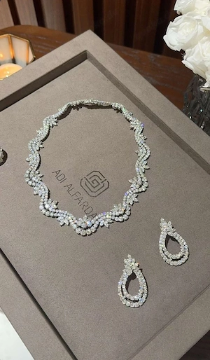 Diamant-Schmuckset aus der Haute Joaillerie (von ADI ALFARDAN)