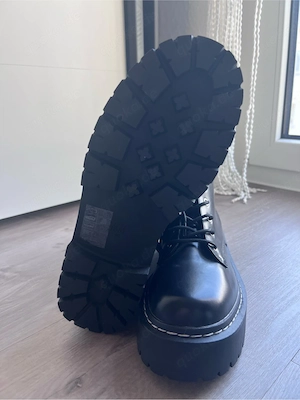 H&M Chunky Plateau Boots Schwarz