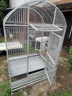 Großer Käfig für große Vögel