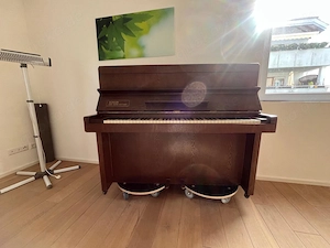 Klavier zu verschenken
