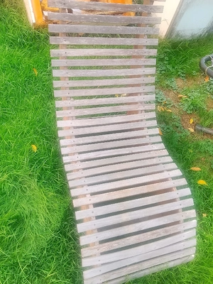 Gartenliege aus Holz zu verkaufen