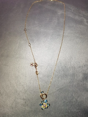 Halskette aus der Swarovski Idyllia-Kollektion