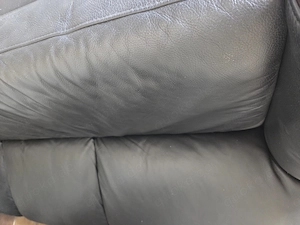 Ledercouch zu verschenken, wegen Umbau!
