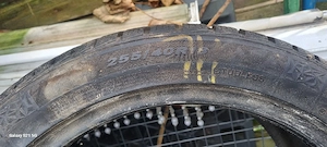 Winterreifen 255 40 R18
