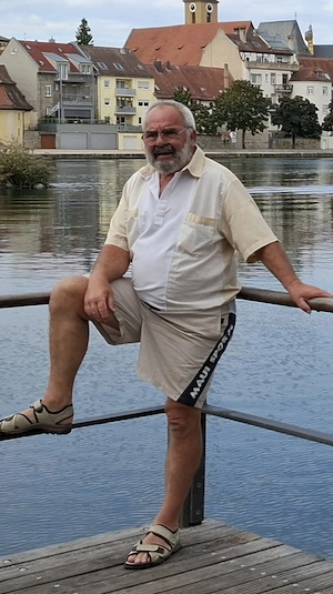 Älterer Herr sucht Kuschelsex 