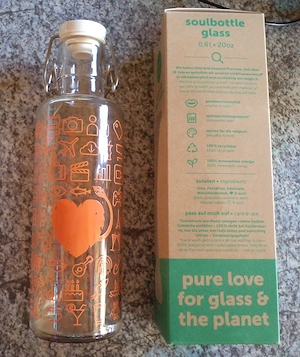 Coole Marken Glasflasche SOULBOTTLE Glasflasche 0,6l, NEU, OVP inklusive Transporttasche z. Umhängen