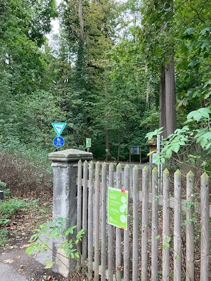 Montag 10Uhr nackt im Faber Castell Park ...Exhibitionist mit 20x5 zum Hallo sagen