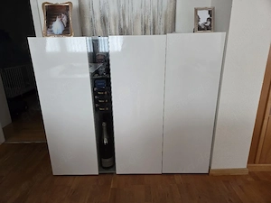 Hochglanz-Schrank