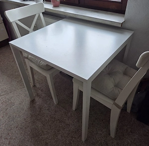  Essgruppe   Tisch + 2 Stühle