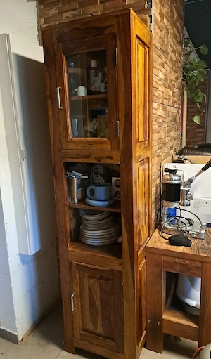 Schöner Sheesham Massivholz Schrank 