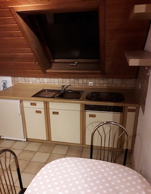 1-Zimmer-Wohnung teilmöbliert