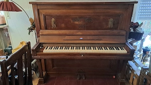 Schönes Lehmann Klavier 