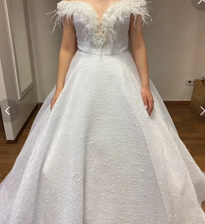 Elegantes Brautkleid