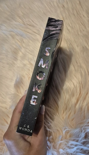 Smoke von J.S Wonda