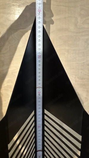 CD-Ständer aus Metall schwarz Höhe 160 cm