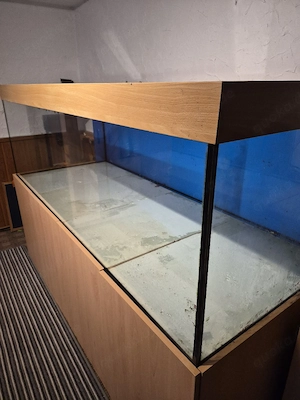 Aquarium mit Schrank