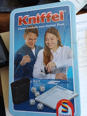 Kniffelspiel noch  verpackt 
