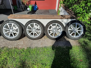 Biete 4 Winterreifen Semperit 195 55 R16 auf IT Wheels Alufelge Alisia