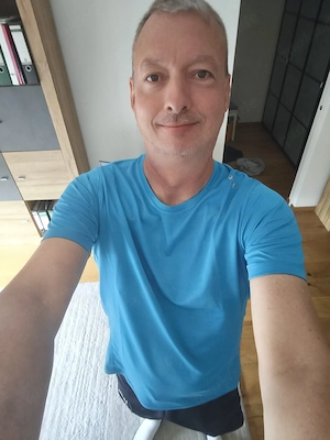 Suche junge Augsburger Studentin für eine F+