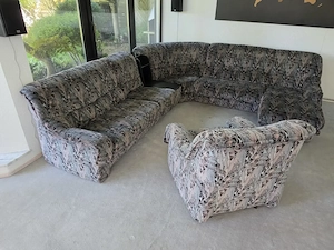 Riesen Sofa-Landschaft beliebig kombinierbar zu verschenken gegen Abholung